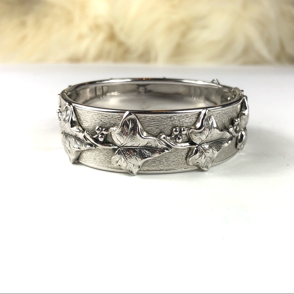 Vtg Whiting & Davis Ivy Hinged Cuff Bracelet